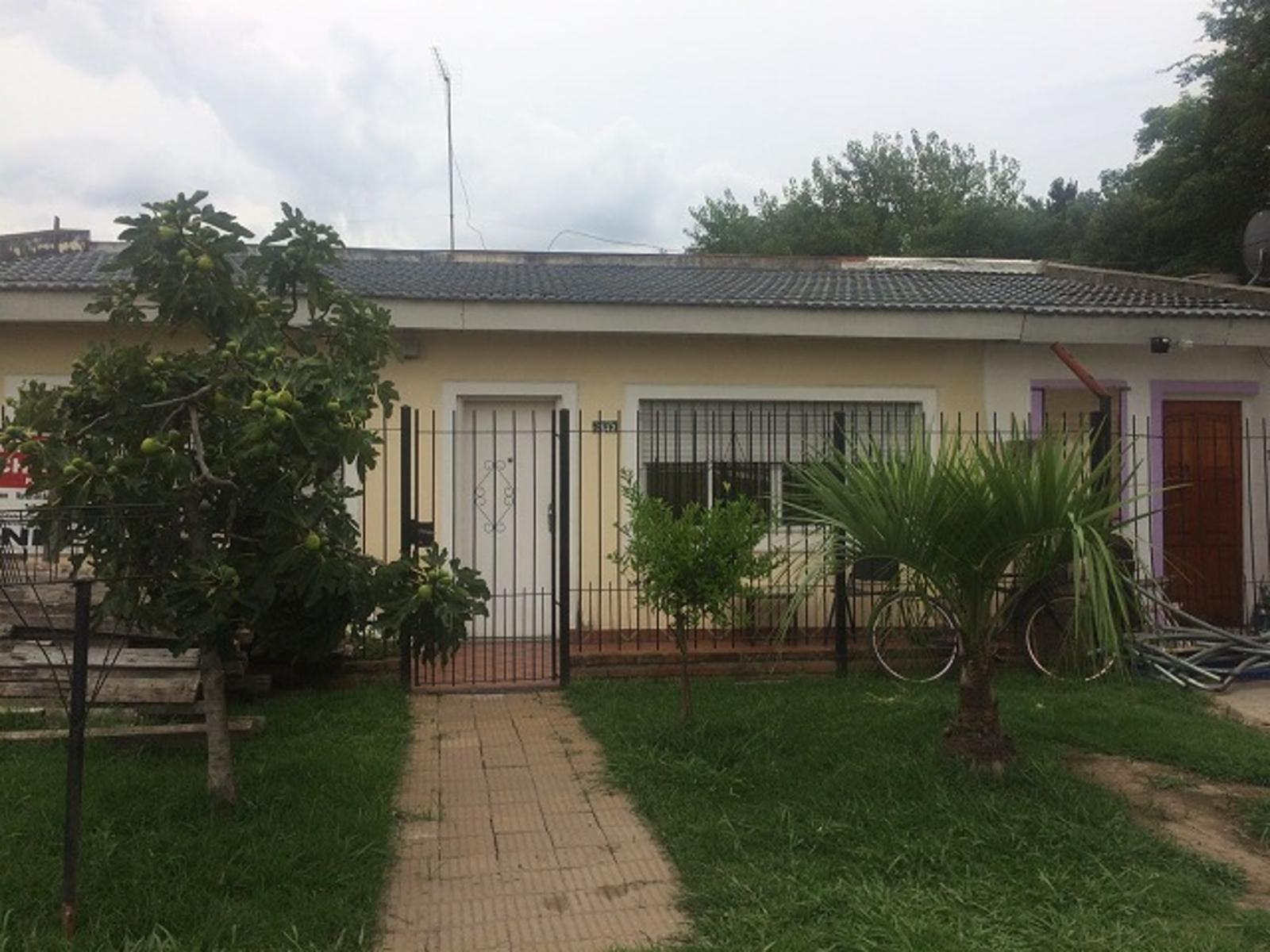 Casa 3 Amb. Sobre Colectora Gaona Ideal Inversor!!!