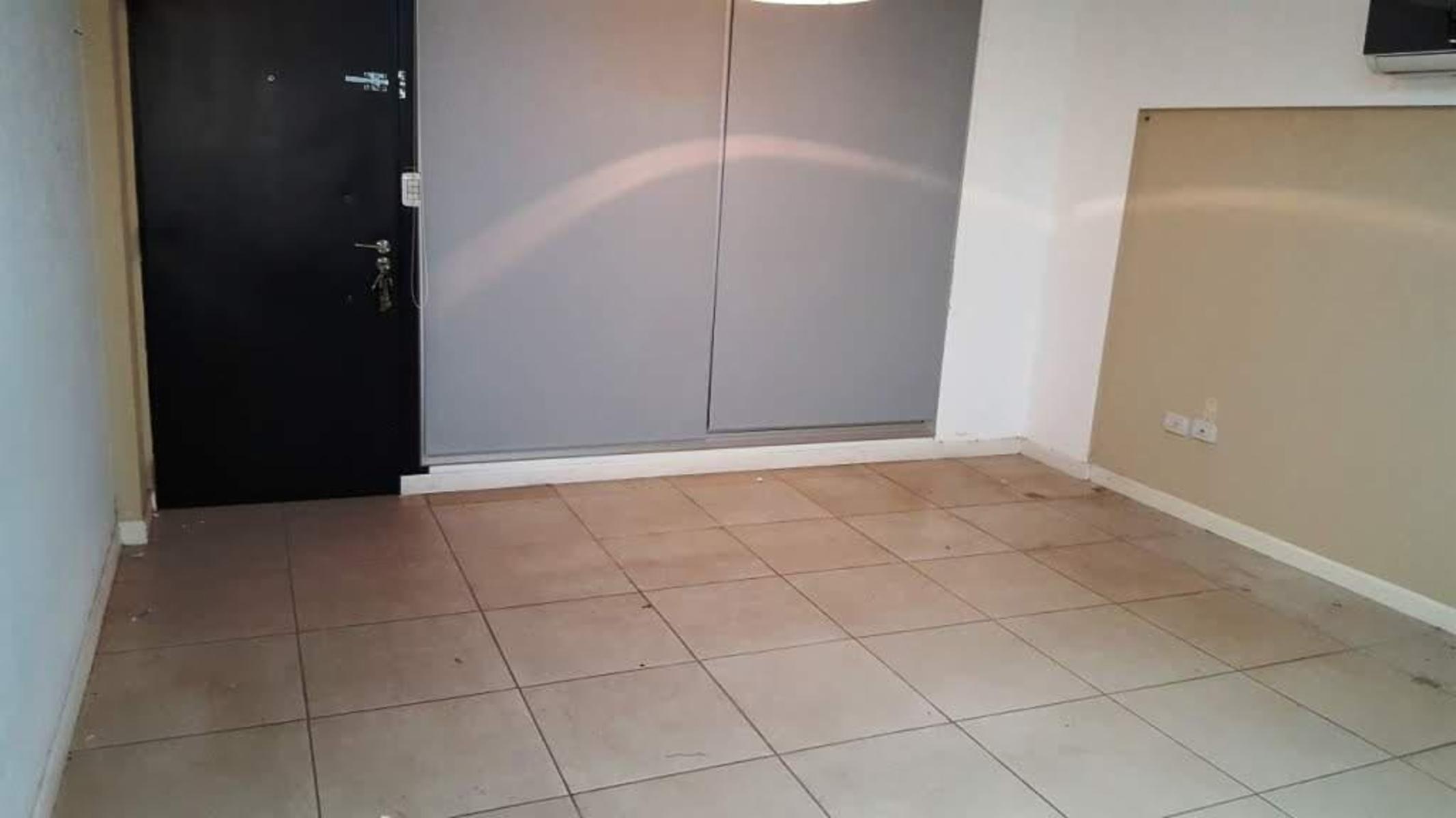 Gelly y Obes al 860 · Morón — foto 12