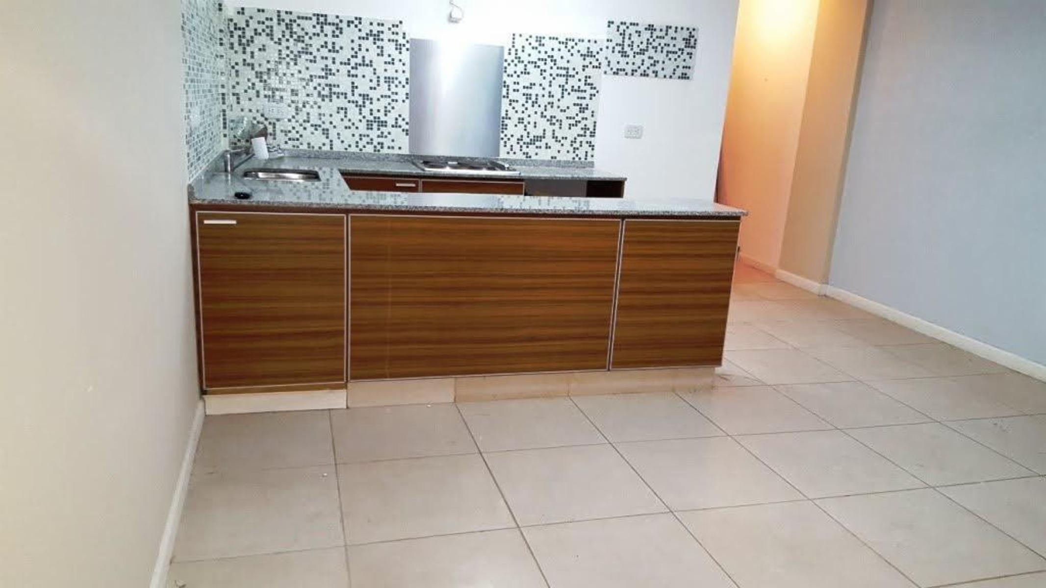 Gelly y Obes al 860 · Morón — foto 6