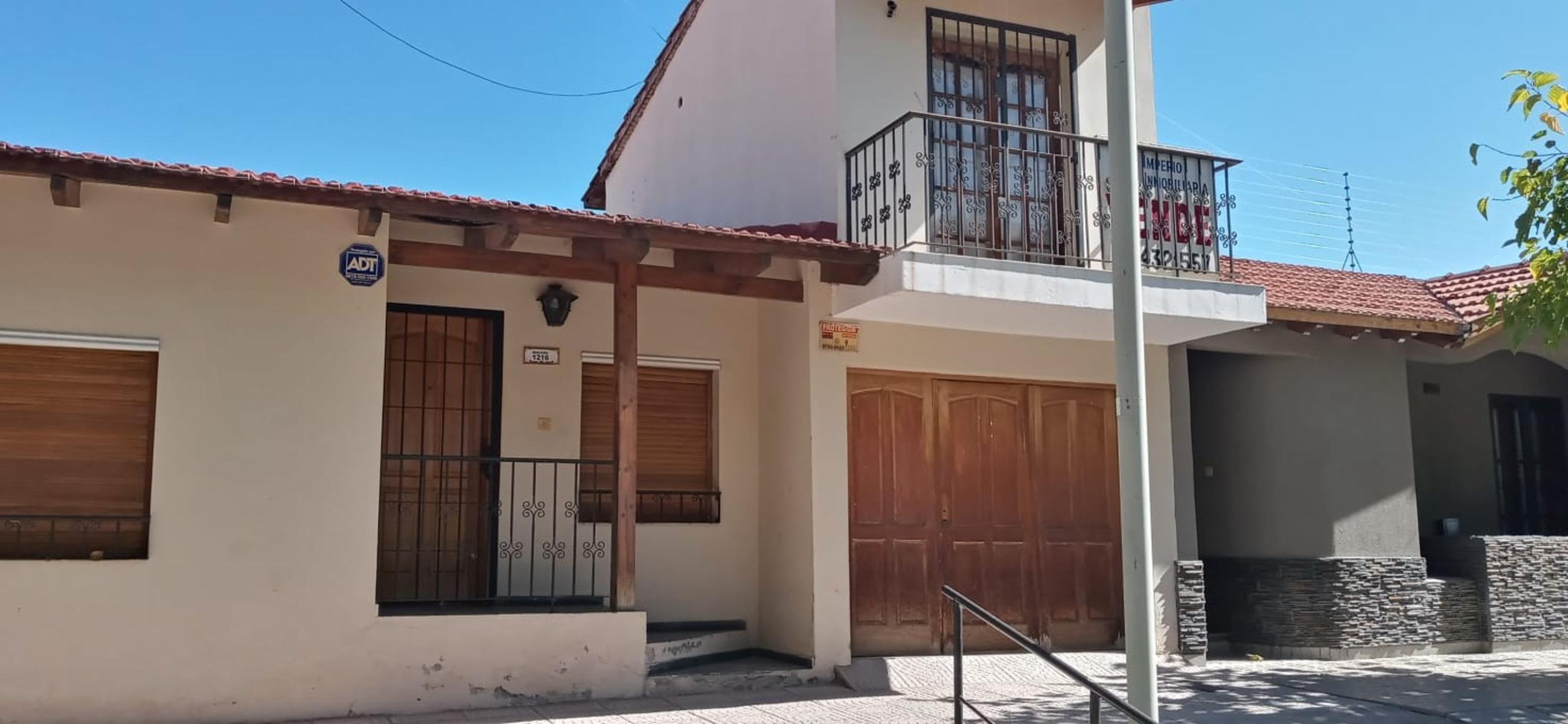 CATEGORÍA TRAPICHE Bellísima  Luminosa  Amplia  3 Dorm Patio Garage Churrasquera Balcón USD 75.000
