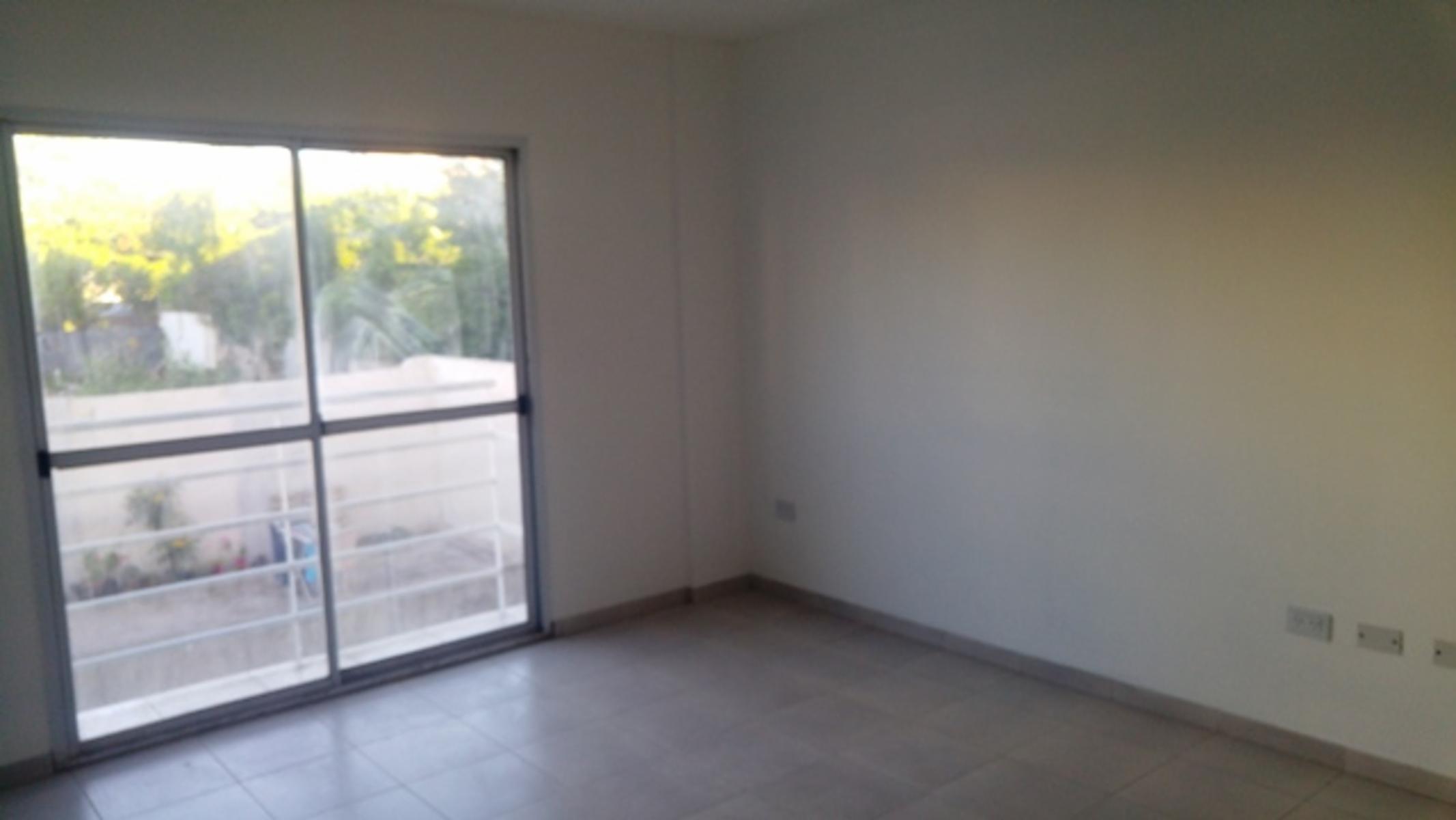 Larroche 300 · Morón — foto 8
