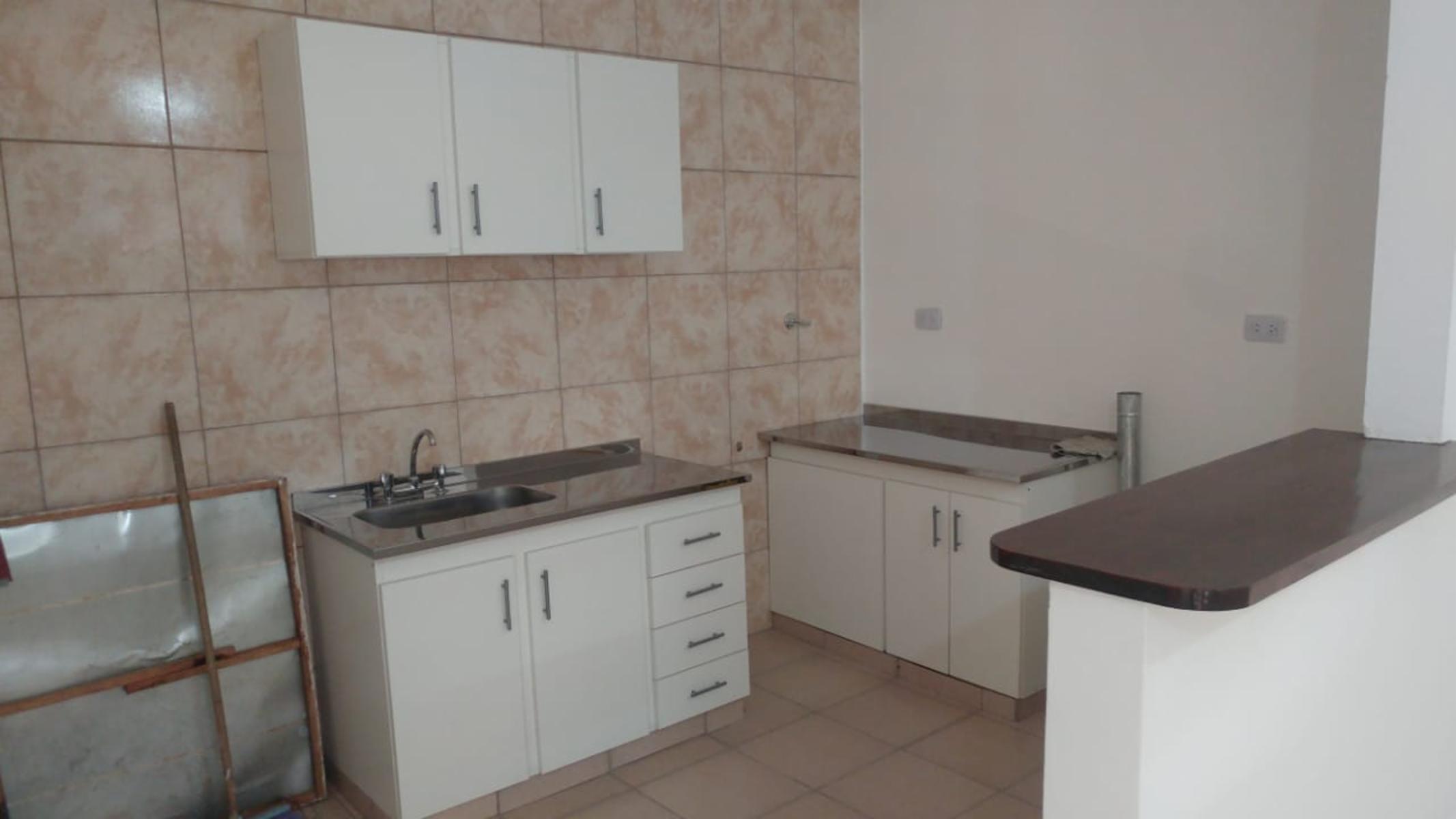 Fernandez 2582 · Hurlingham — foto 3