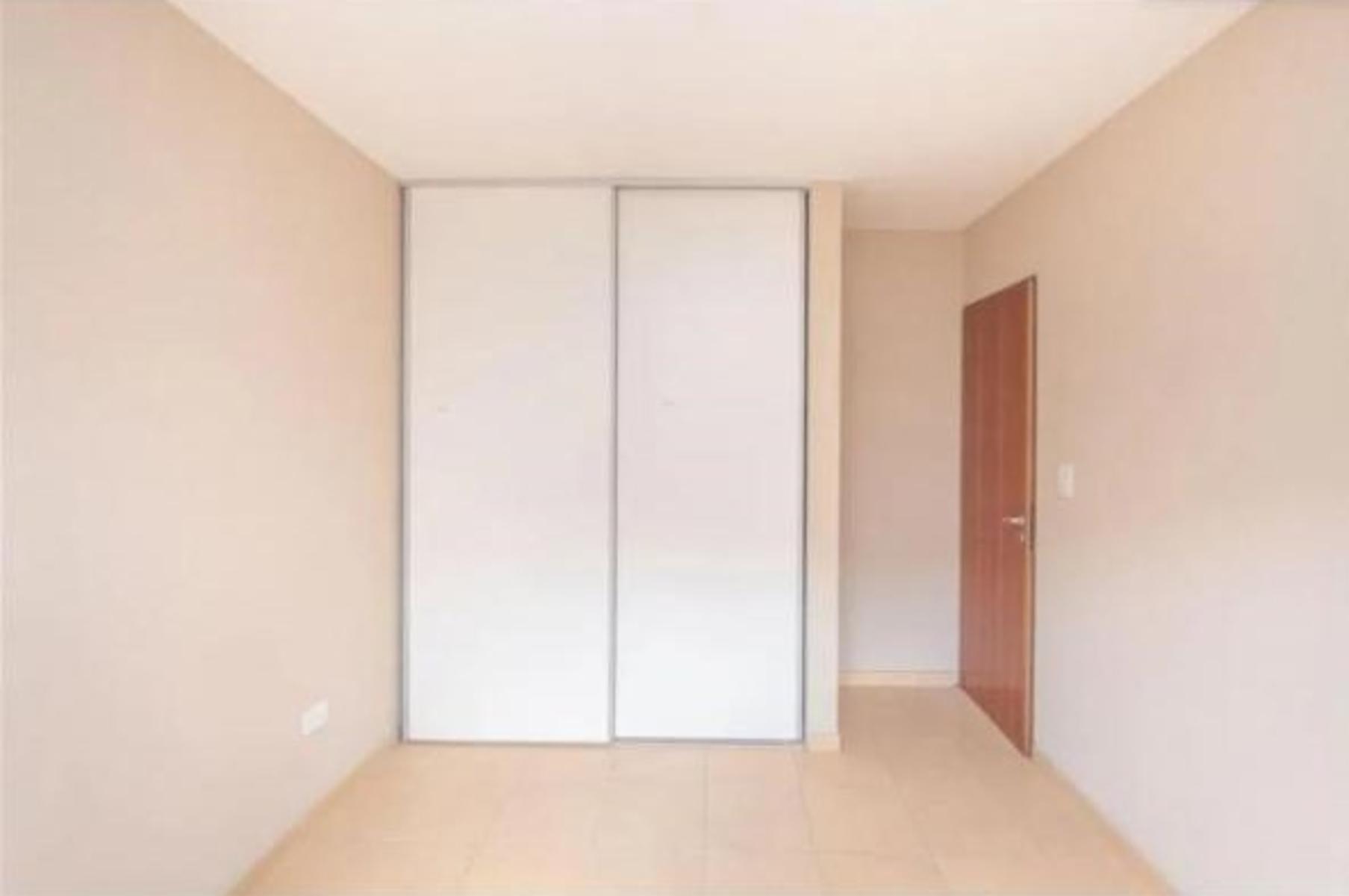 Barbosa 300 · Morón — foto 7