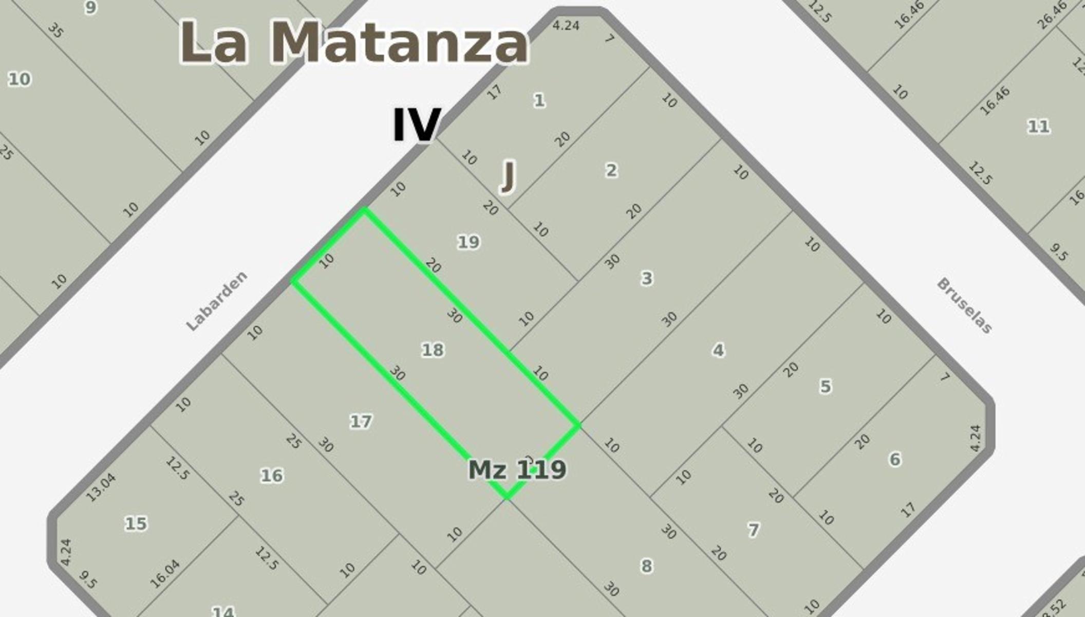 Lote con mejoras en barrio Manzanares