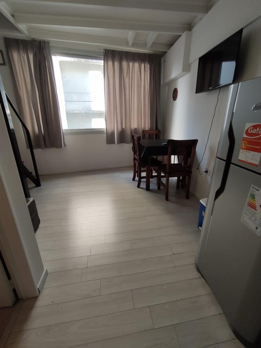 Departamento de 2 amb en Duplex. Frente Hospital Italiano
