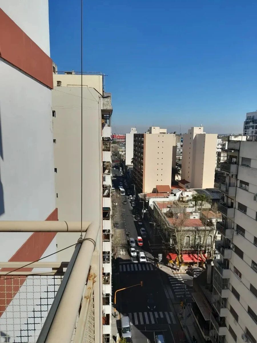 Italia 100 · Avellaneda — foto 25