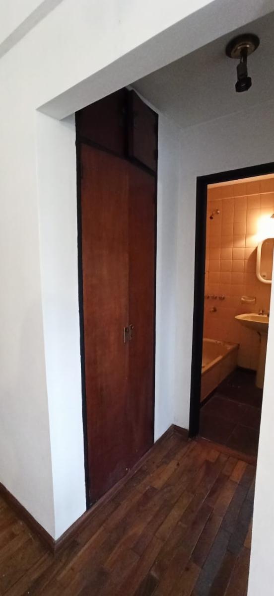 LLAVALLOL 300 · Lanús — foto 6