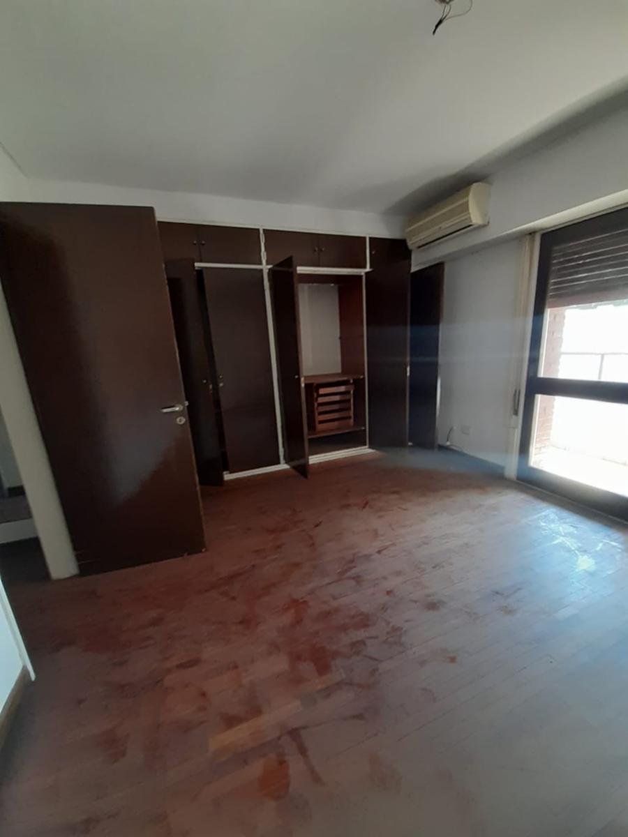 Venta Departamento en Rivadavia al 800 pleno barrio norte