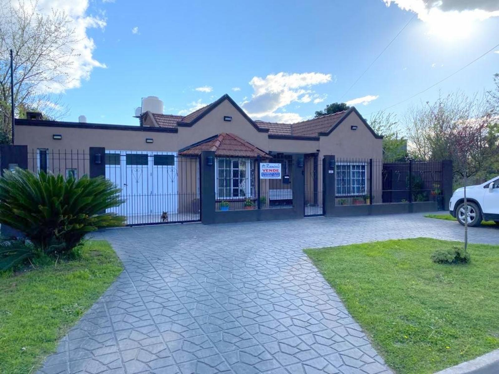 Casa 4 Ambientes En Venta- Francisco Alvarez, Moreno