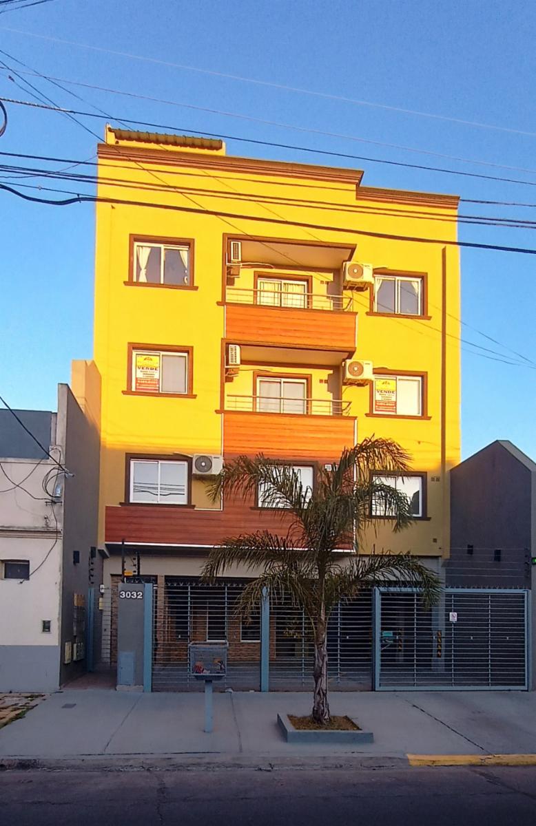 Departamento de dos ambientes en centro de San Justo.