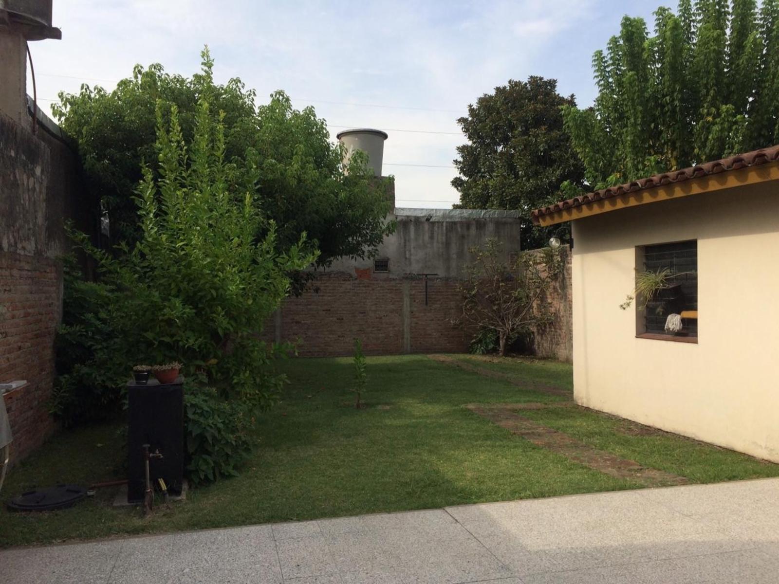 Aristóbulo del Valle 1568 · Almirante Brown — foto 13