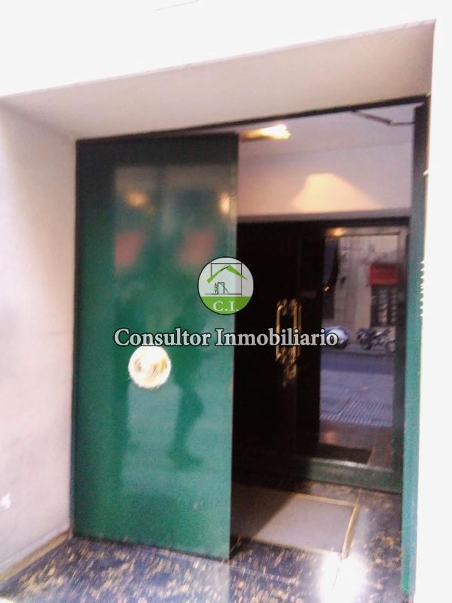 Luminoso Departamento 2 Ambientes Bajas Expensas en Recoleta