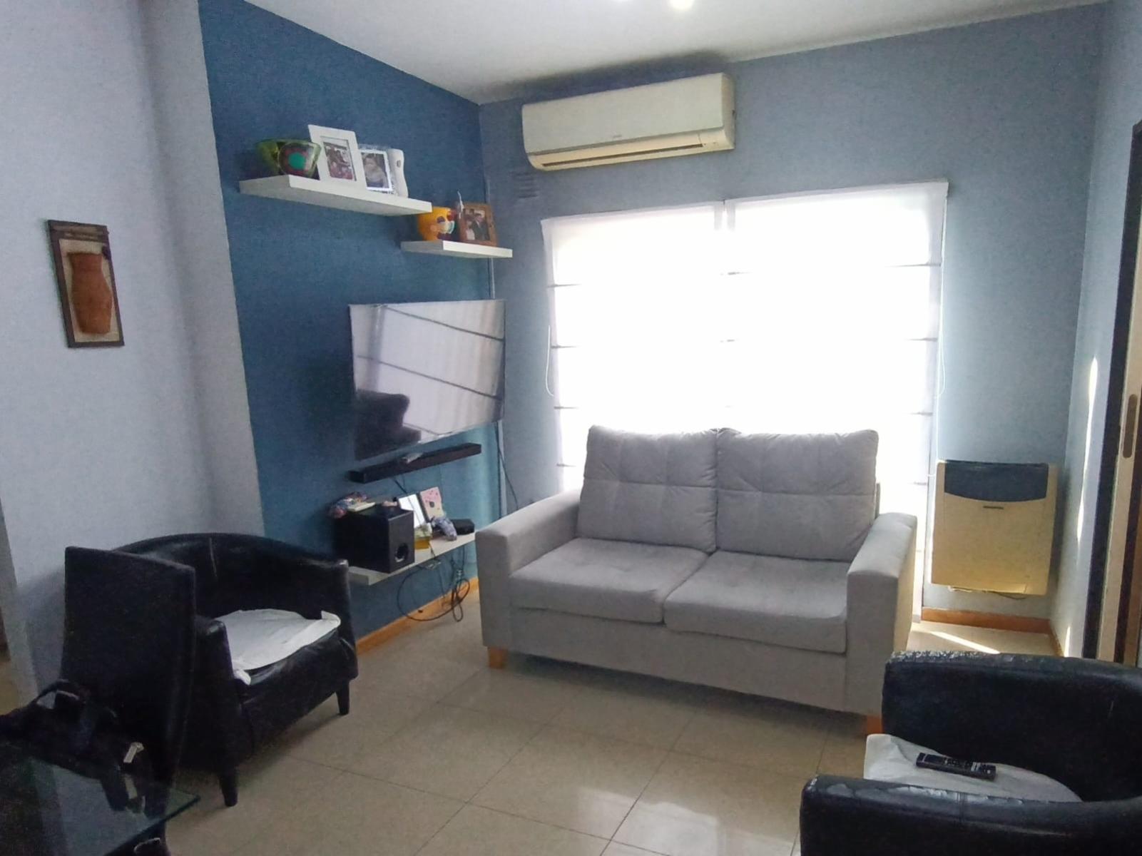 FLORESTA -Moderno departamento tipo PH con gran terraza c/parrilla. ENTRADA INDEPENDIENTE