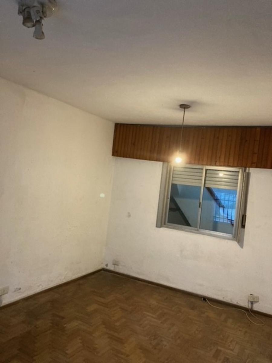 Brasil 264 · Morón — foto 3