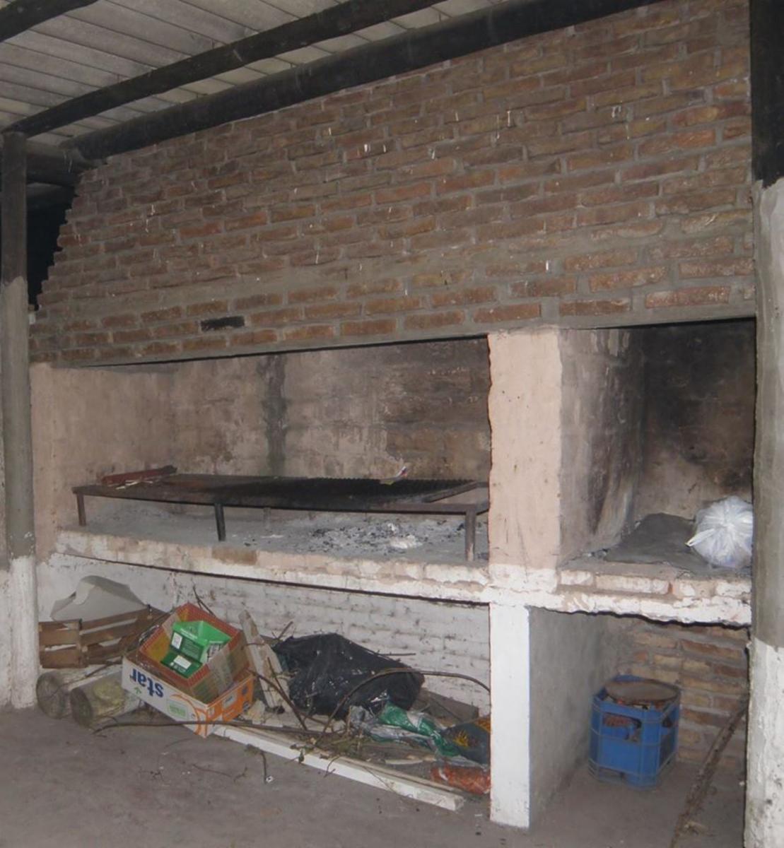 CALLE 1652 · Florencio Varela — foto 12