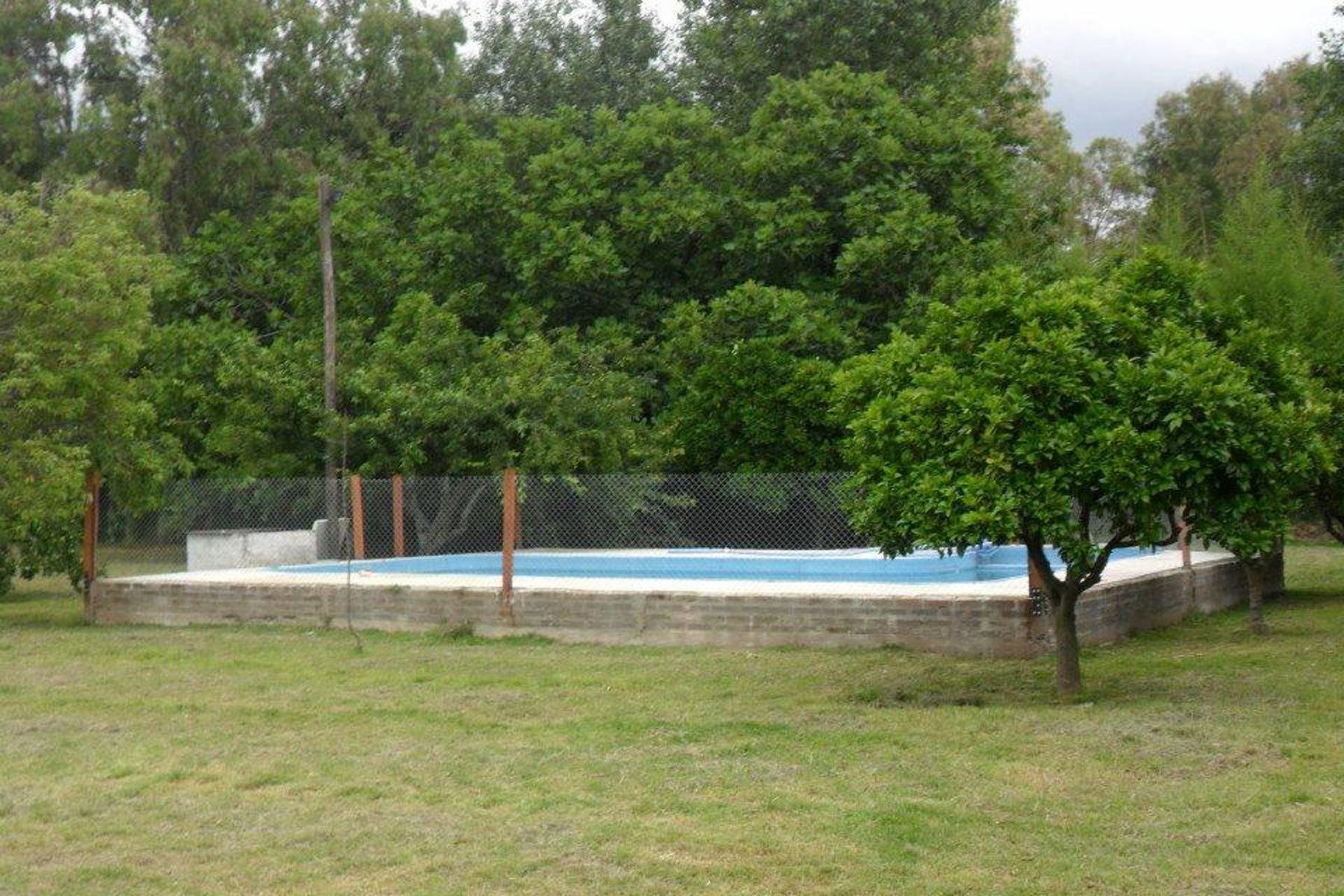 CALLE 1652 · Florencio Varela — foto 13