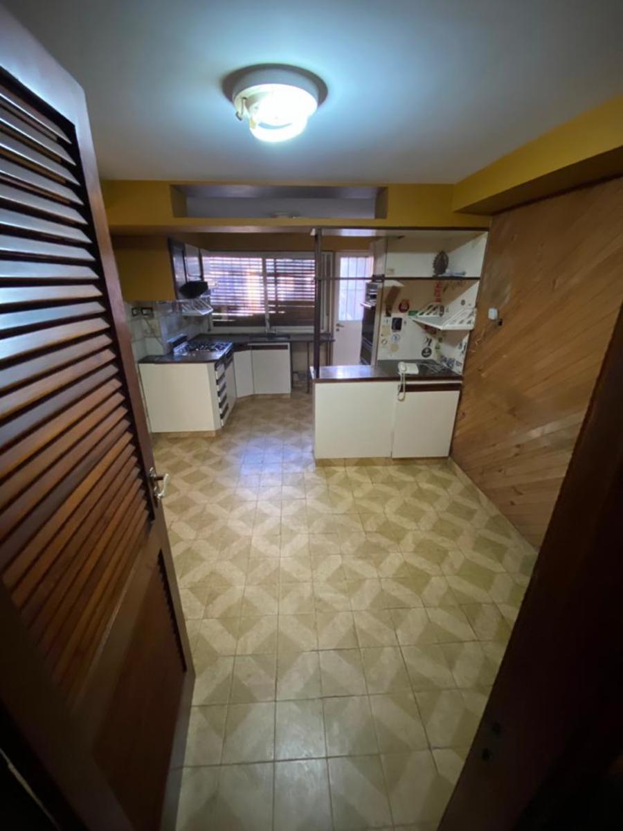 Casa de cinco ambientes a la venta en San Miguel