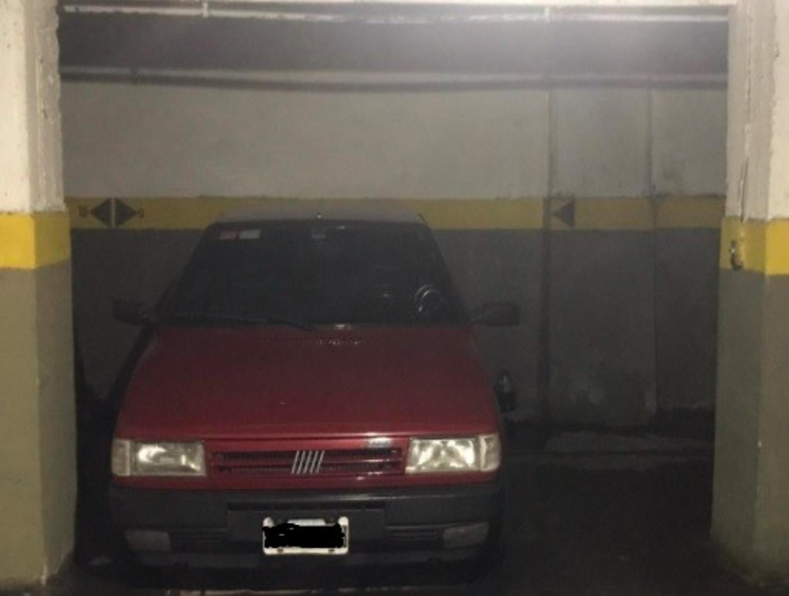 VaqueraPropiedades vende cochera en Vicente Lopez.