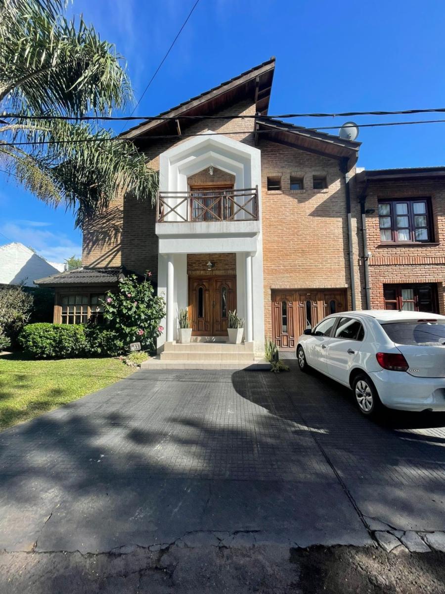 Casa de cuatro ambientes a la venta