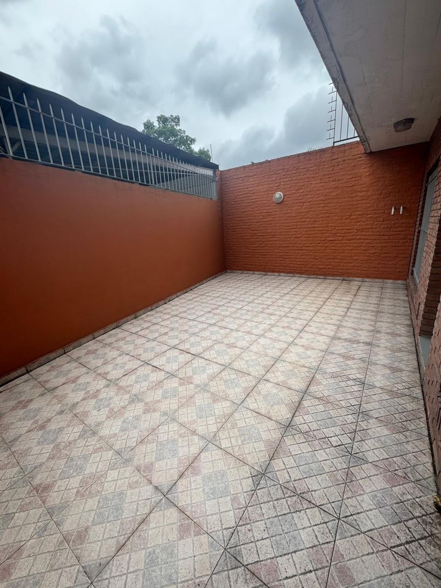 DEL VALLE IBERLUCEA 5216 · Lanús — foto 16