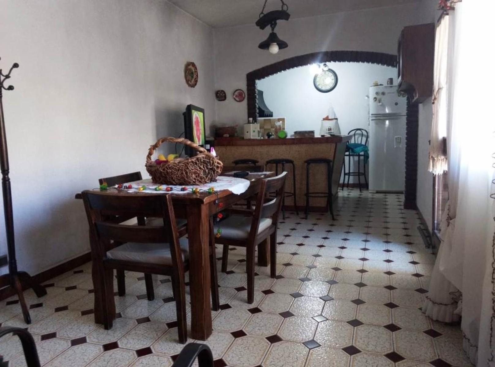 GELLY Y OBES Nº 1156 · Morón — foto 16