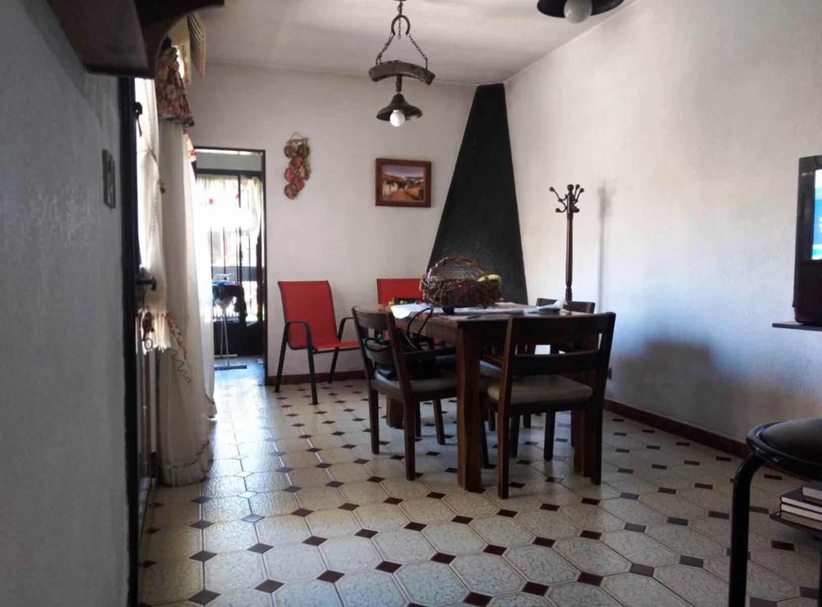 GELLY Y OBES Nº 1156 · Morón — foto 18