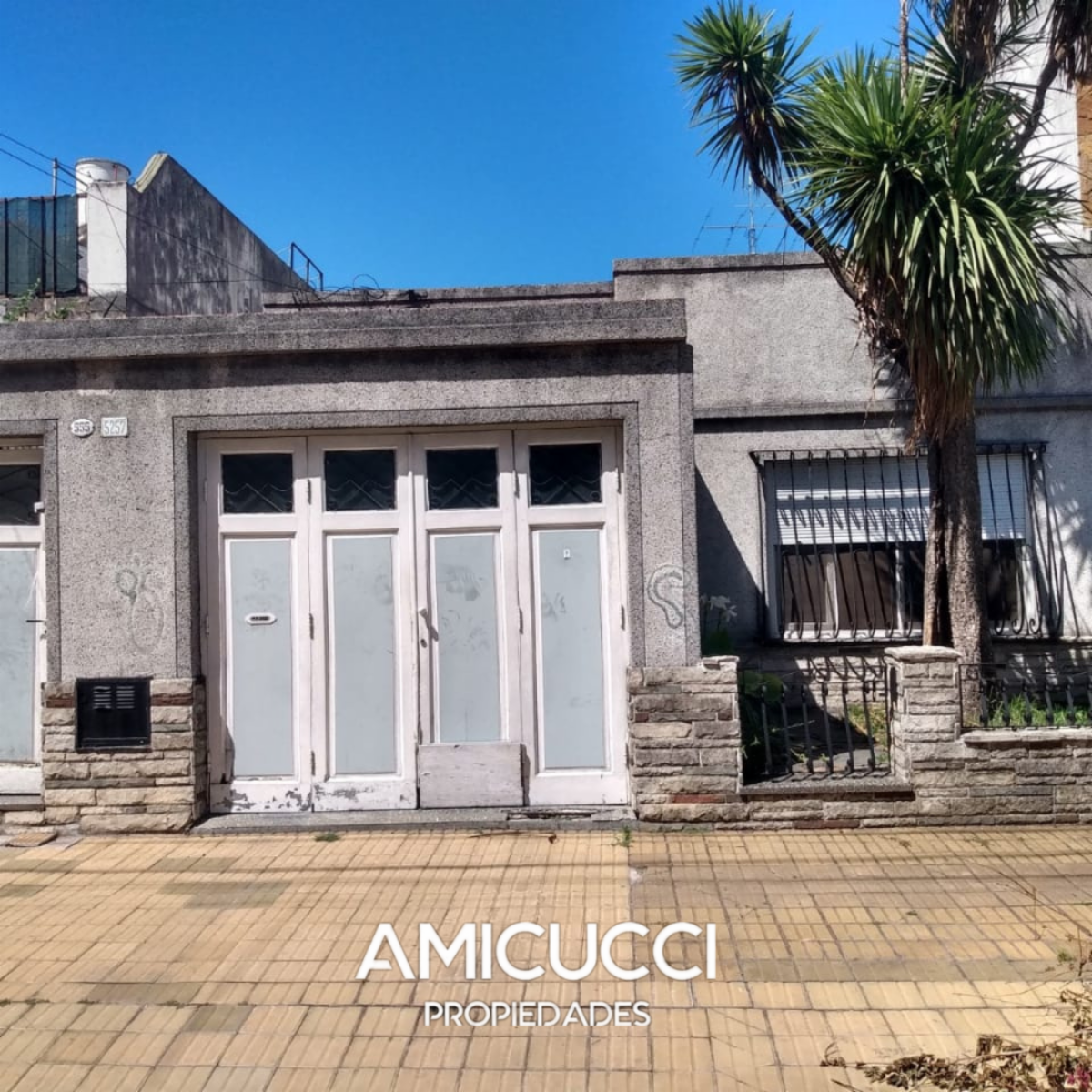 Venta vivienda multifamiliar zona Villa Ballester.