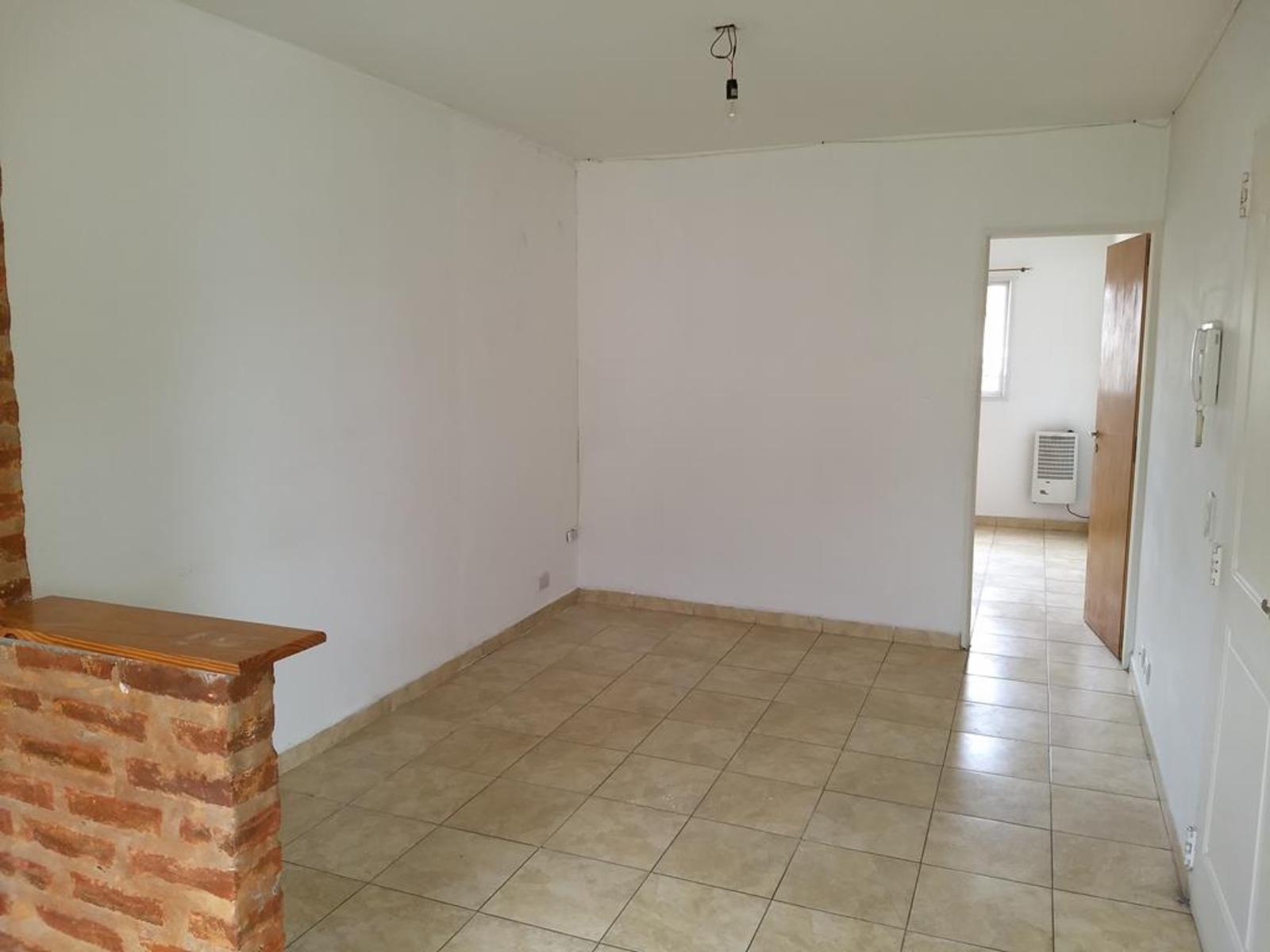 CORONEL THORNE 924 · La Matanza — foto 4