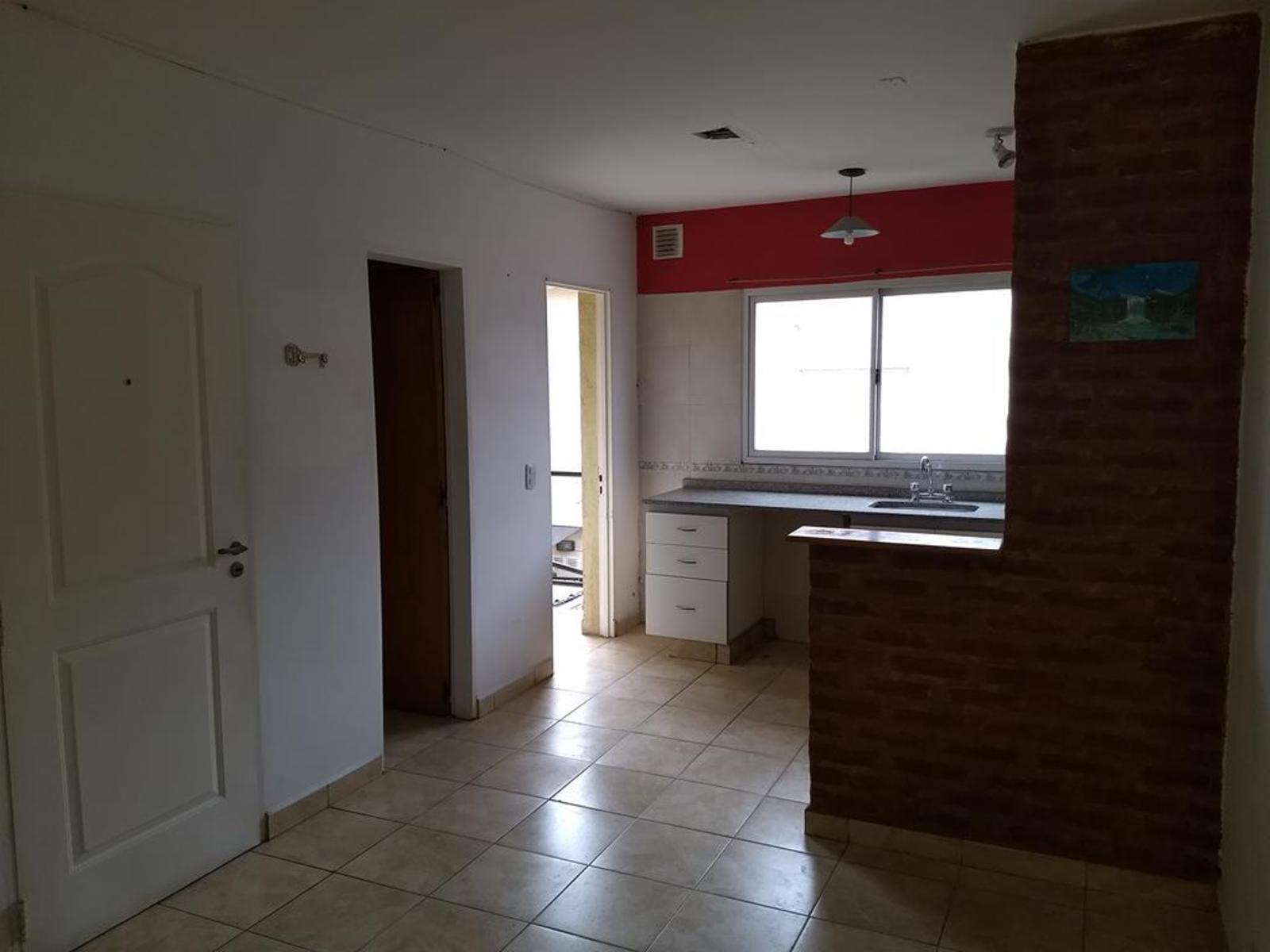 CORONEL THORNE 924 · La Matanza — foto 5