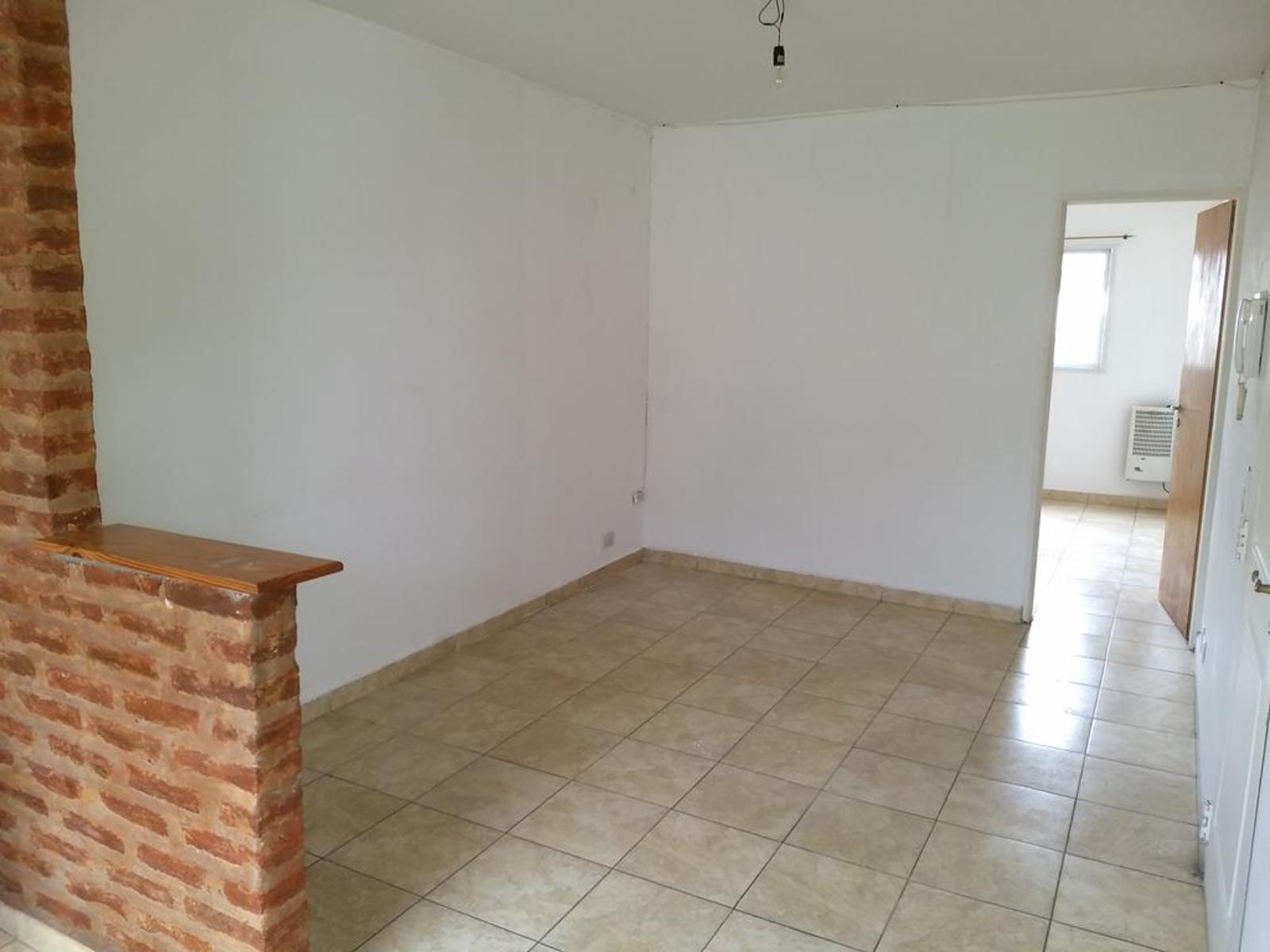 CORONEL THORNE 924 · La Matanza — foto 8