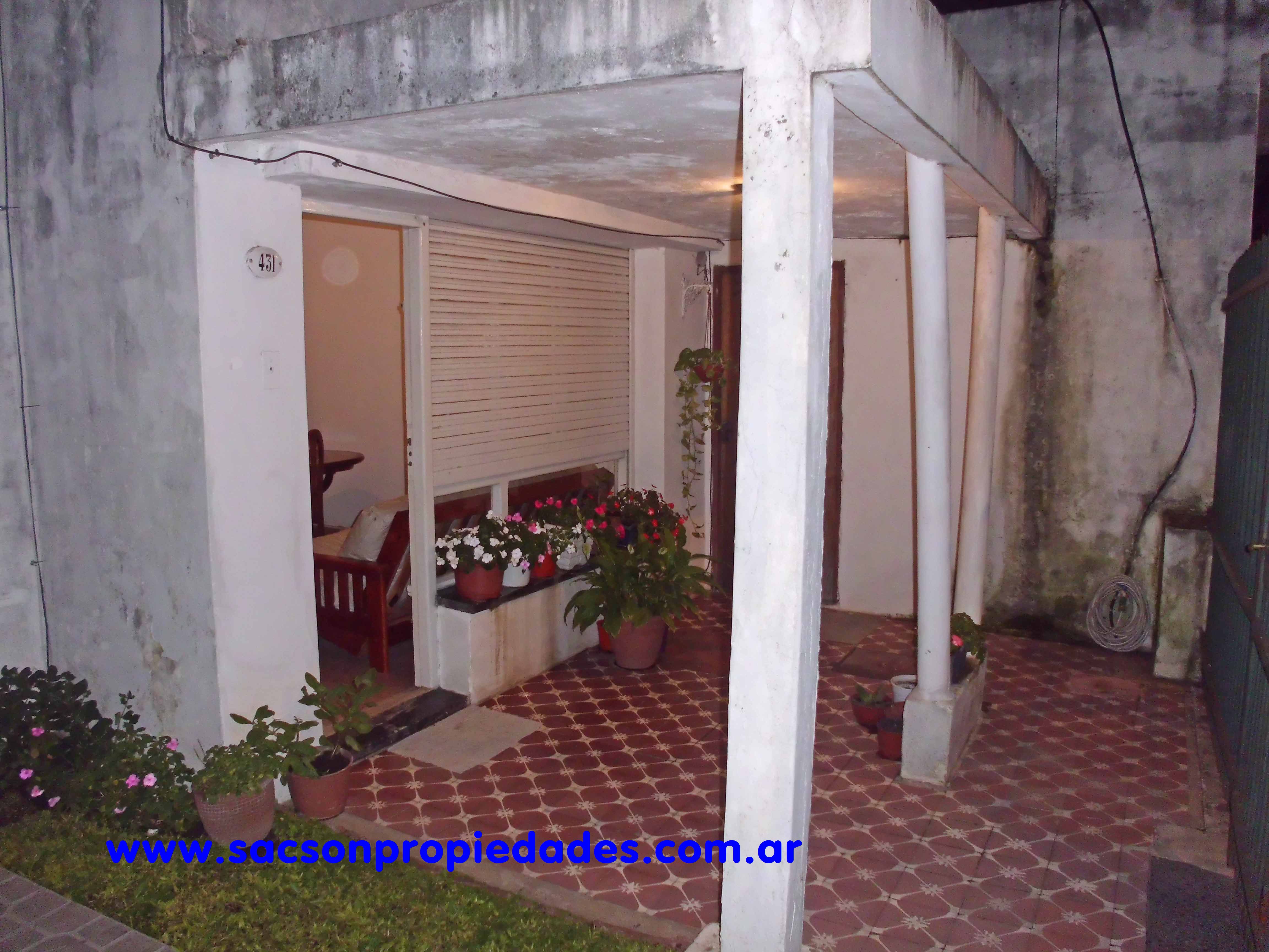 V470 Villa Luzuriaga Venta Casa 3 amb.+ local o departamento