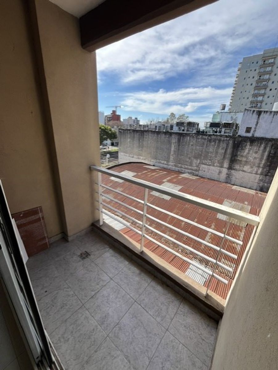 AV. SAN MARTIN 2480 · Tres De Febrero — foto 8