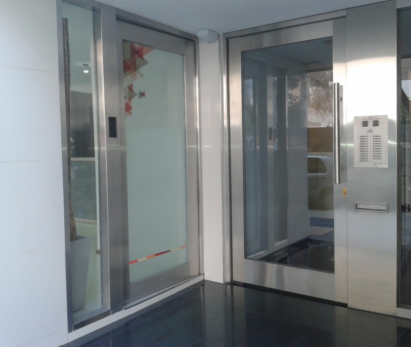 Rosario: San Juan 512 - Local comercial de 120 m2 al frente en planta baja, Santa Fe, Argentina