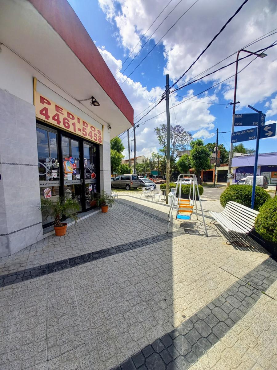 Venta de importante fondo de comercio  Heladería  zona Villa Luzuriaga