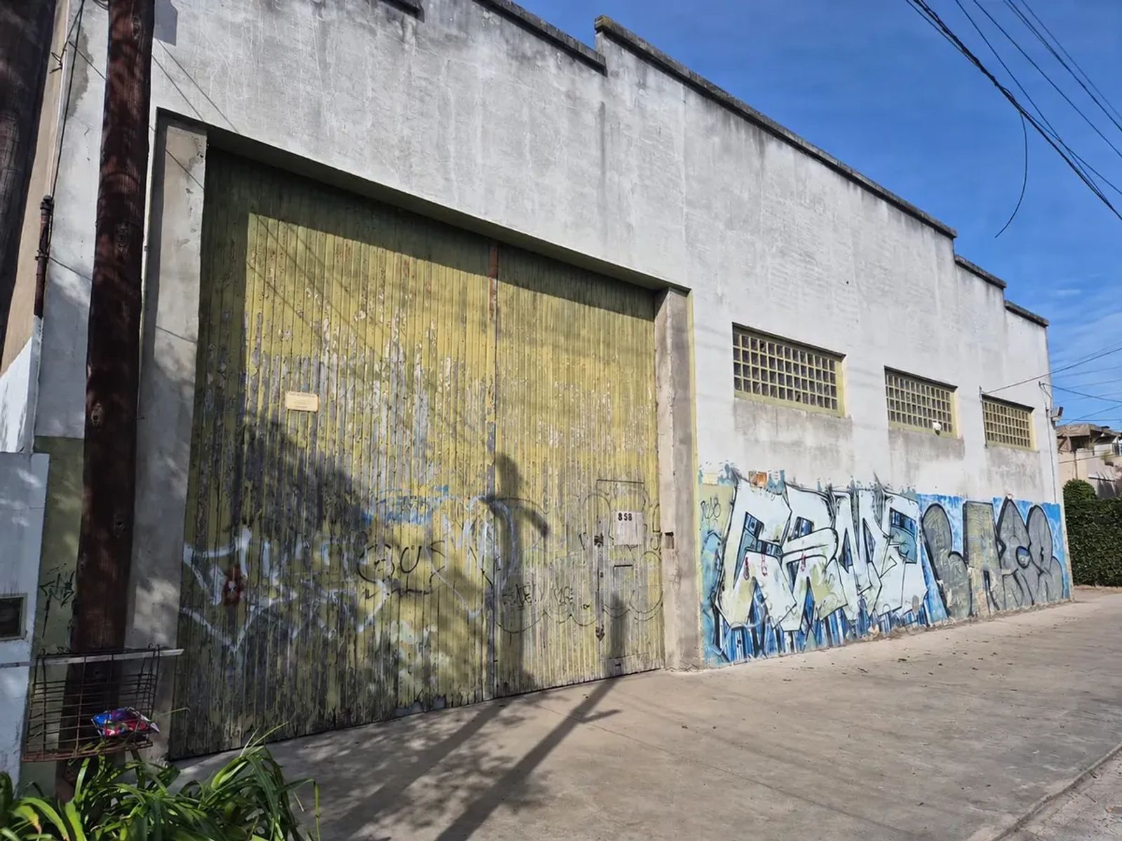 VENTA -GALPON CON OFICINA HAEDO