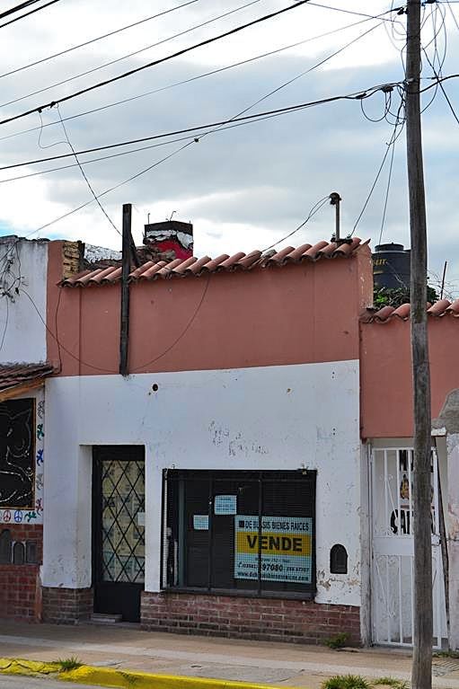 En TANTI frente a plaza central del pueblo · Punilla — foto 6