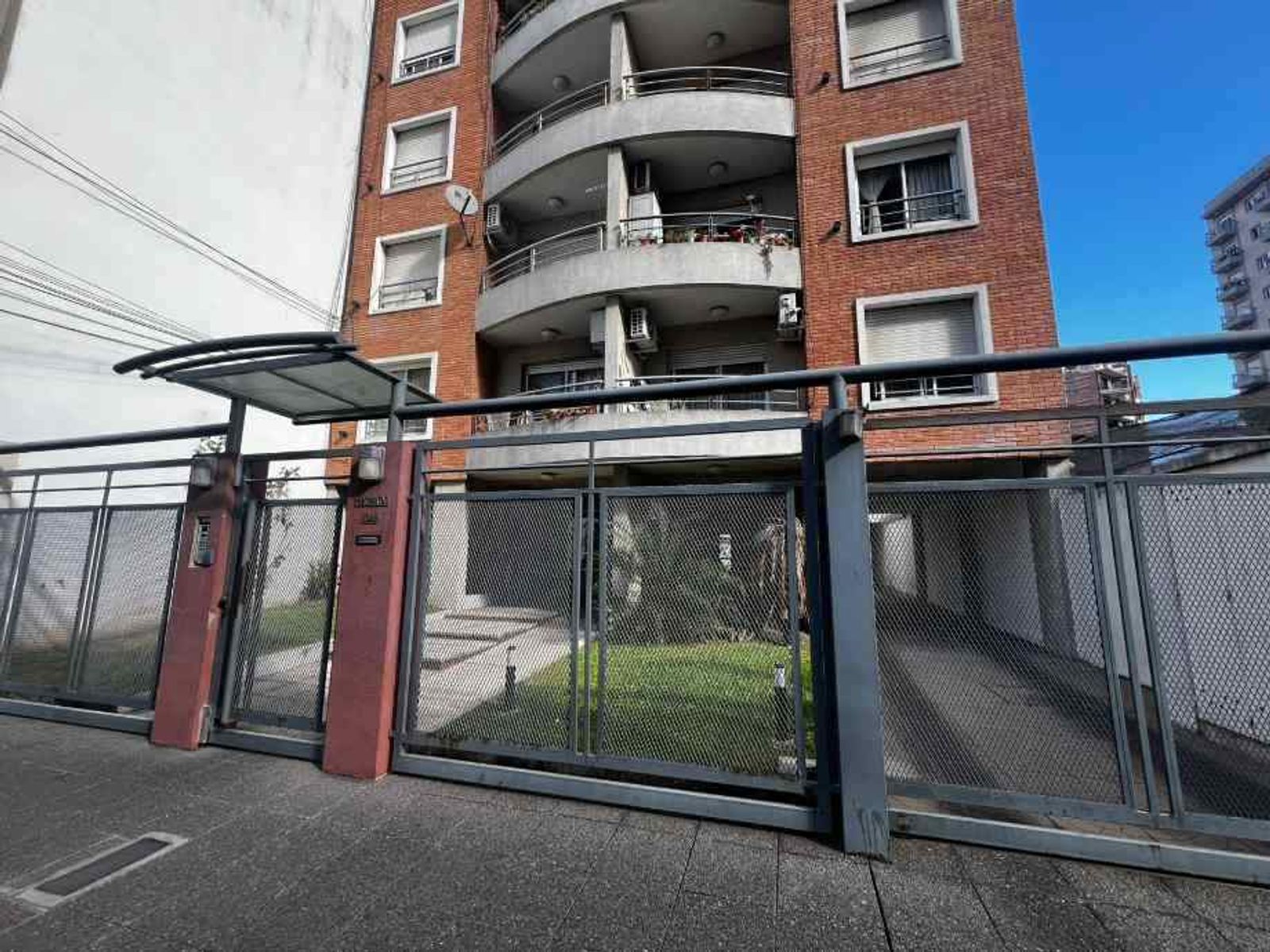 DEPARTAMENTO DE 2 AMBIENTES EN VENTA - MORON NORTE