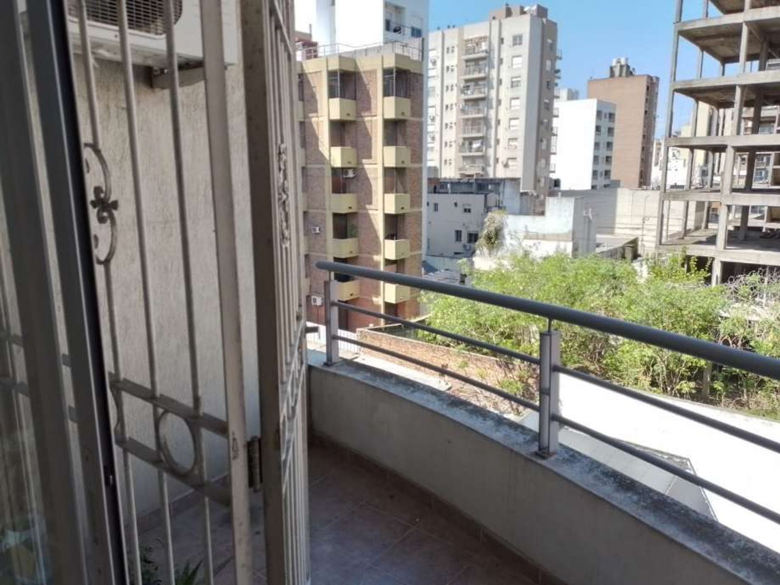Machado 1048 · Morón — foto 5