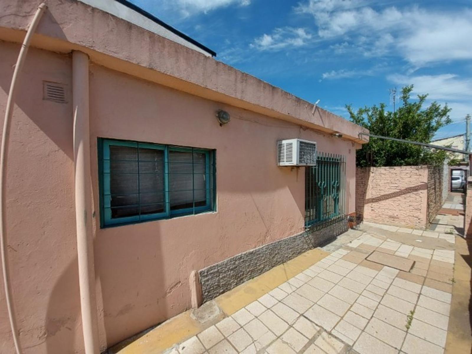 Adolfo Sourdeaux 1526 · Morón — foto 5