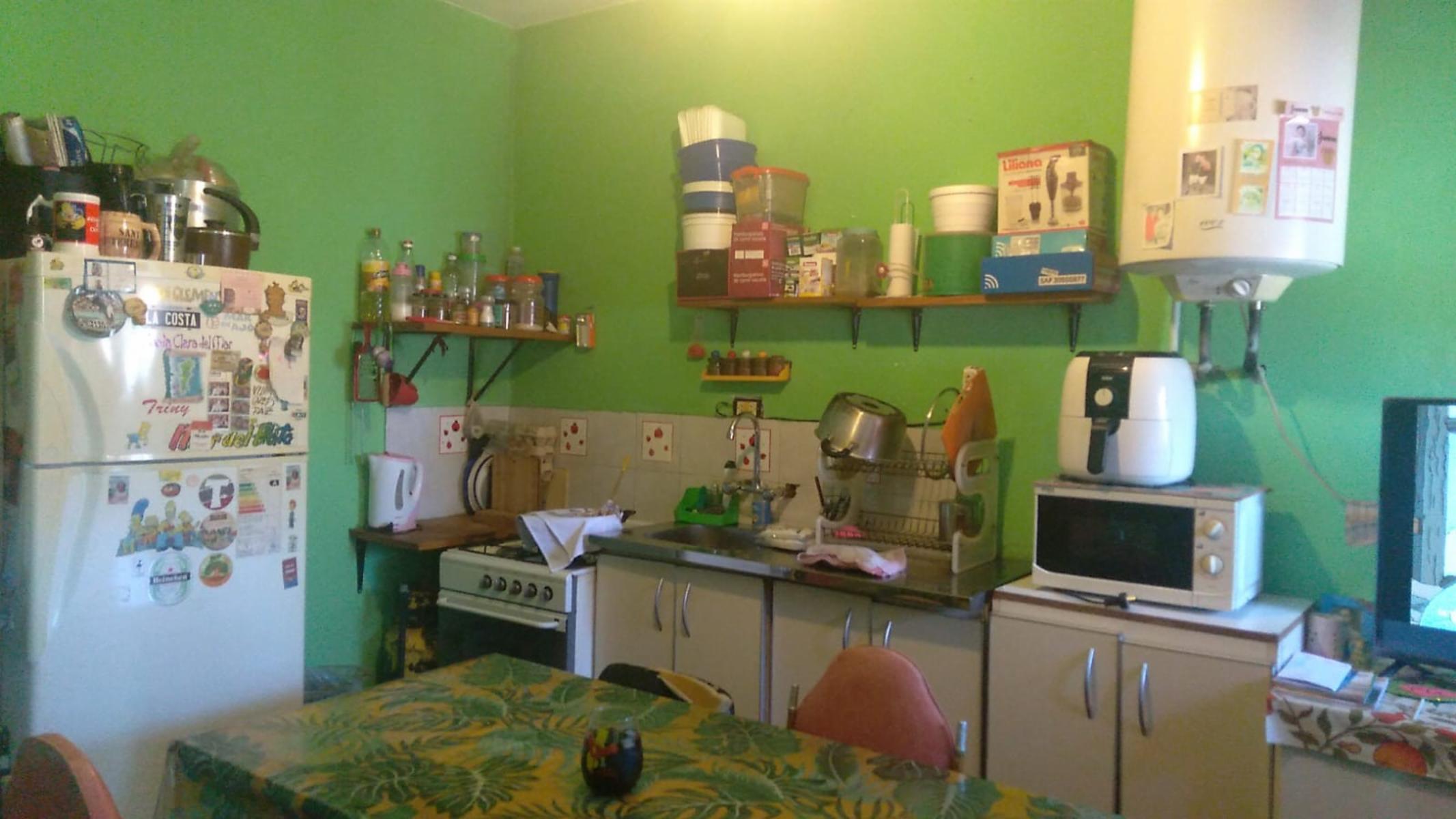IMPECABLE CASA INDEPENDIENTE 2 AMPLIOS AMB con COCHERA y JARDIN, a Mts Avda Libertador en el Bo Libertador
