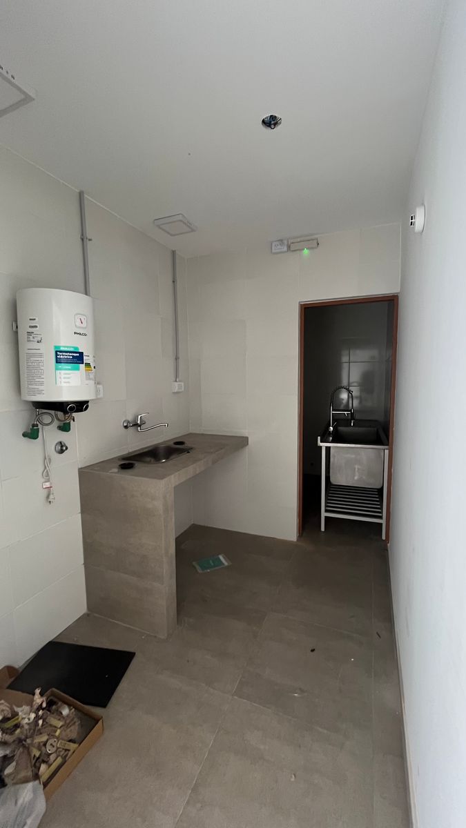 EN ALQUILER LOCAL COMERCIAL DE 115 m2 SOBRE AV. ROCA · Capital — foto 4