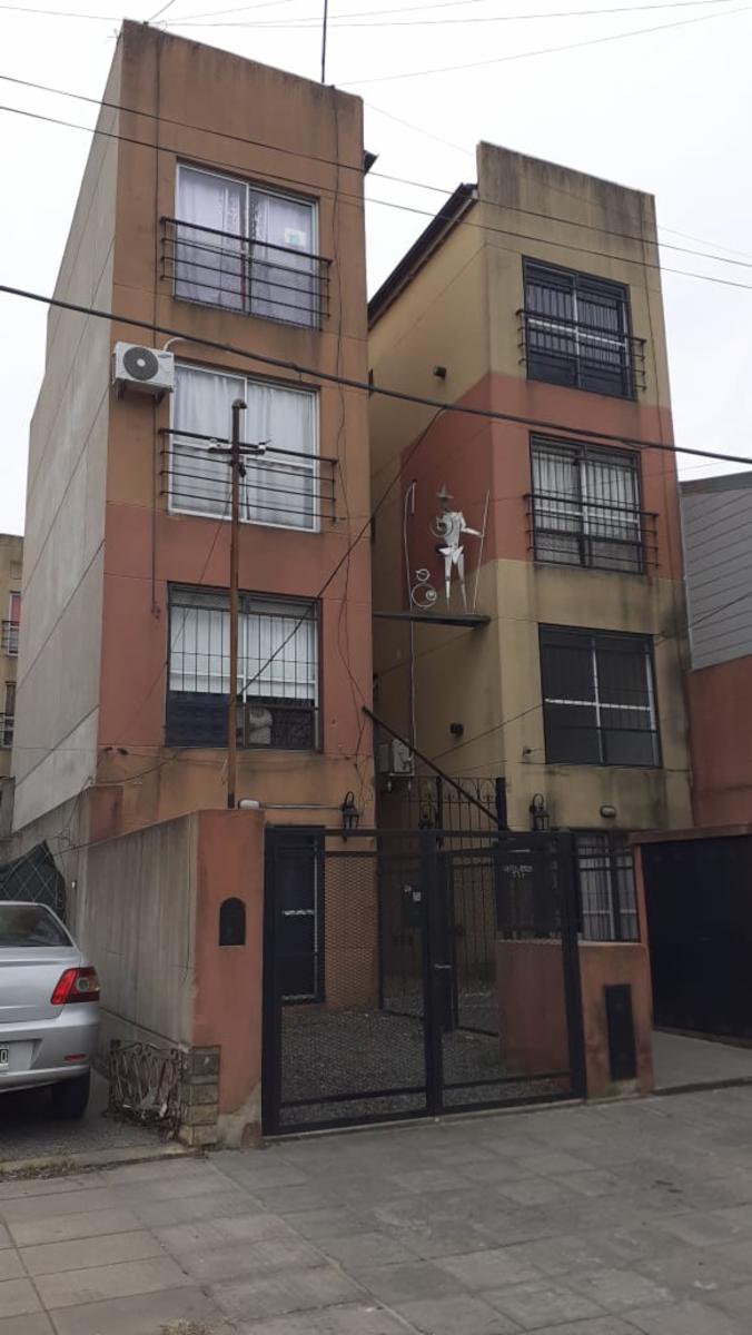 DEPARTAMENTO MONOAMBIENTE A UNA CUADRA DE IMPORTANTE AVENIDA ZONA MORÓN