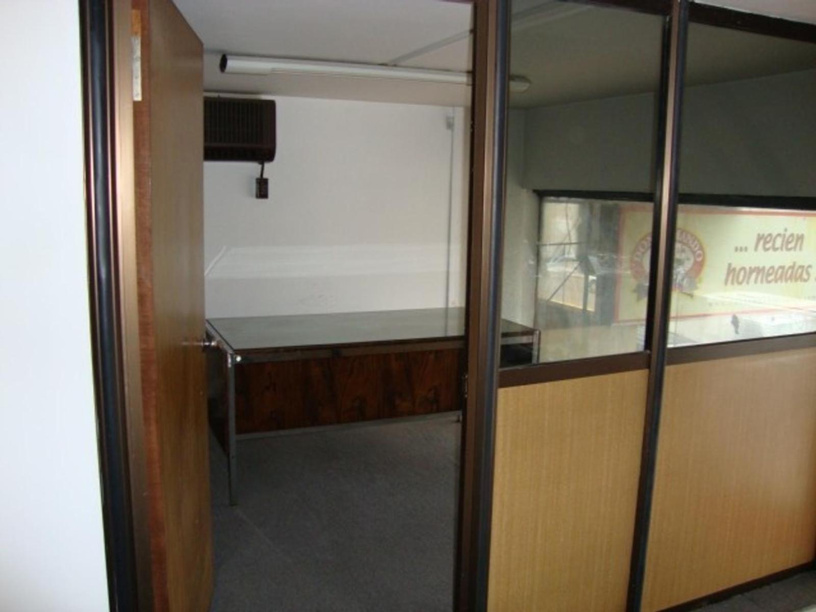 Importante local comercial en esquina, zona céntrica