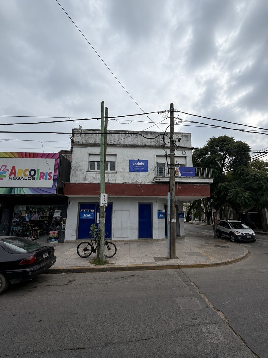 Av. San Martin y Carlos Pellegrini · General Rodriguez — foto 3