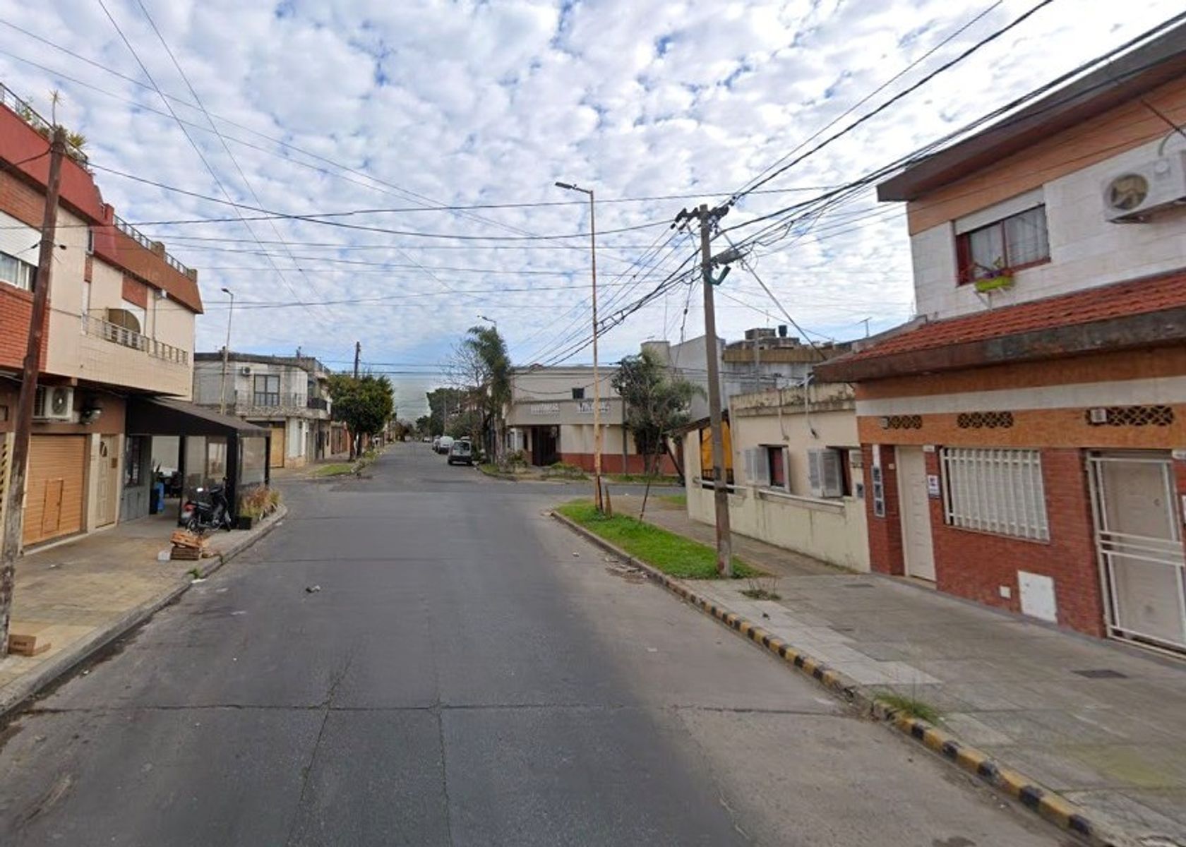 Rocha Montarcé 1591 · Morón — foto 3