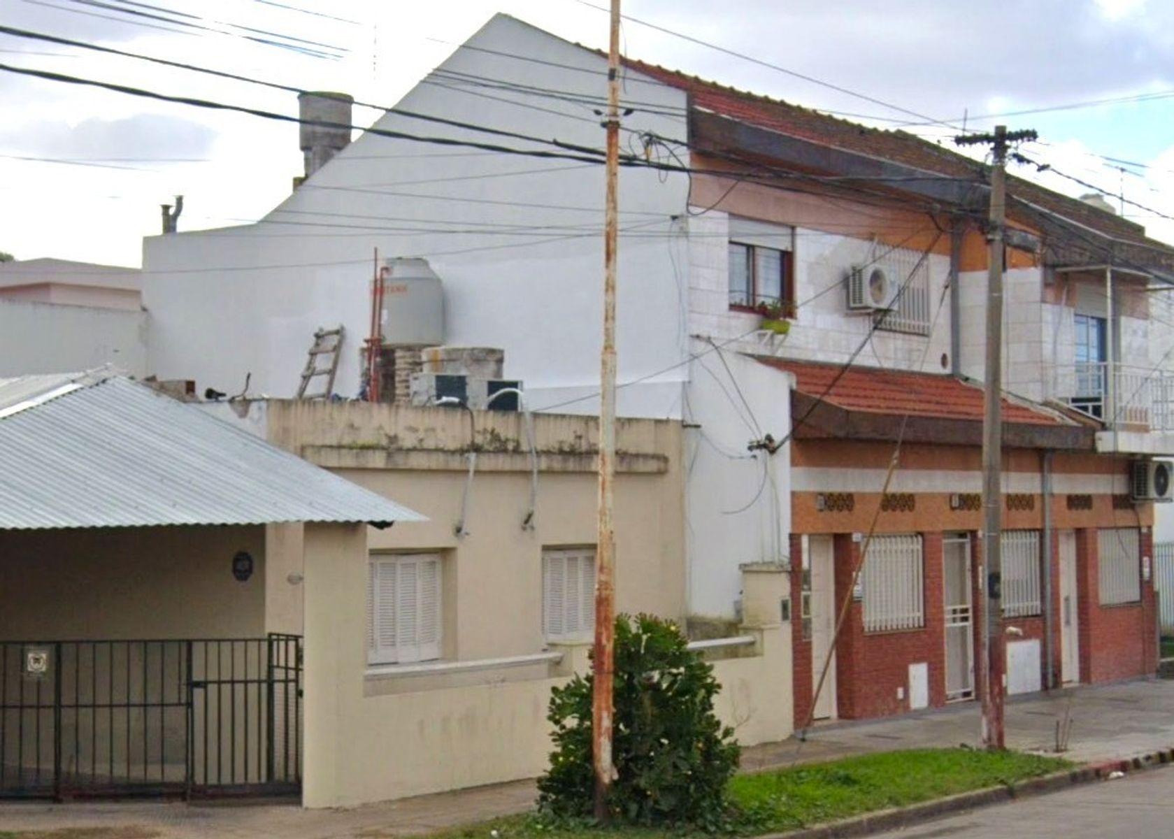 Rocha Montarcé 1591 · Morón — foto 4