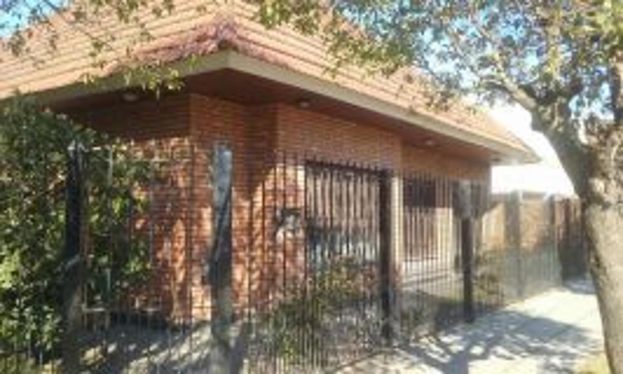 BURZACO: HERMOSO CHALET EN 2 PLANTAS, A CRAS DE AV ESPORA * APTA CREDITO* 