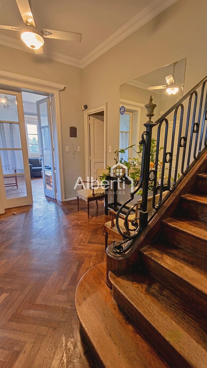 VENTA CASA ESTILO AMERICANO 5 AMBIENTES HAEDO NORTE.