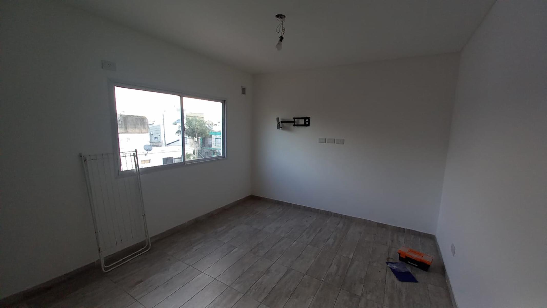 EXCELENTE DEPARTAMENTO 2 AMBIENTES IDEAL INVERSOR (ALQUILADO), VILLA LUZURIAGA