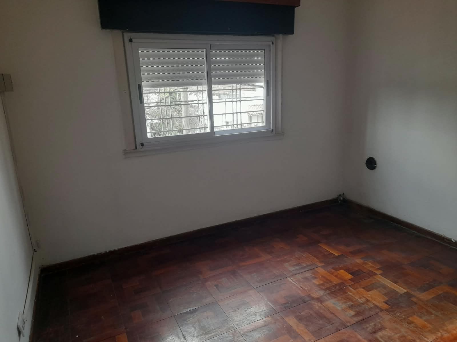 Ramella 684 · Morón — foto 3
